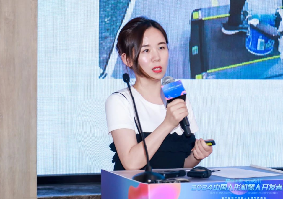 KS体育机器人演讲 3.png